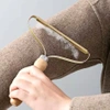 Aparat de ras manual pentru pulovere, haine, canapele