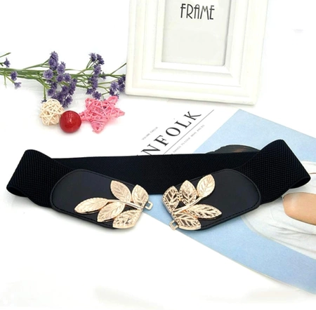 Cureaua de dama neagra lata elastica pentru o rochie cu model auriu