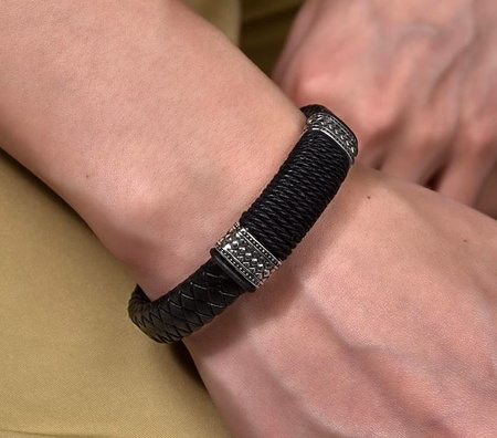 Bratara lata din impletitura neagra din piele
