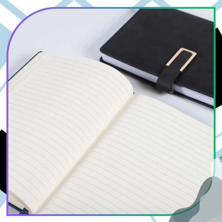 Caiet agendă A5 elegant din piele, cu fixare neagră