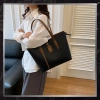 Geantă de mână BAD&BAGS din piele clasică neagră cu inserție maro shopper