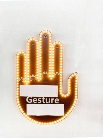 Mână cu LED-uri pentru mașină, gesturi de semnal, degetul mijlociu