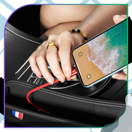 Organizer auto pentru fanta dintre scaune, din piele ecologică, compact.