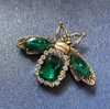 Brosa de insecte cu zirconi, cristale elegante de insecte verzi