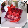 Sapun decorativ parfumat trandafiri rosii 9 buc. set cadou