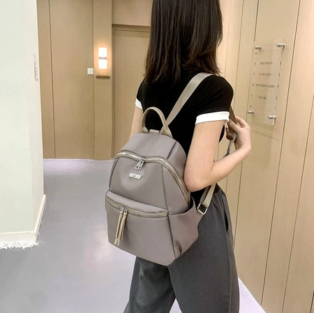 Rucsac de dama gri, rucsac urban, elegant, incapator