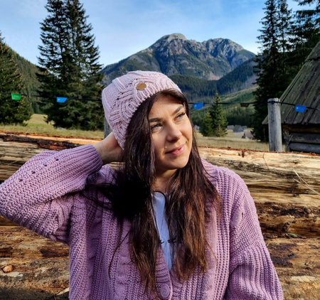 Pălărie de iarnă, izolată, împletită