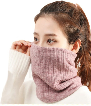 Încălzitor pentru gât, eșarfă de iarnă izolată
