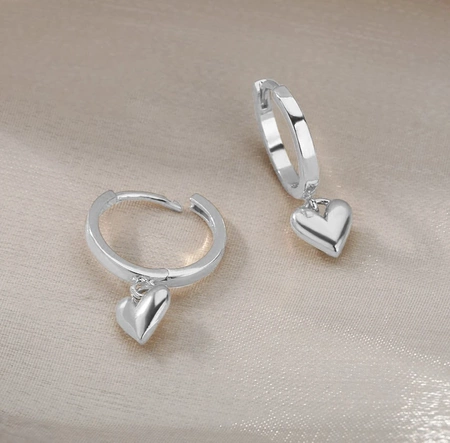 Cercei eleganti cu inimă de argint din oțel chirurgical