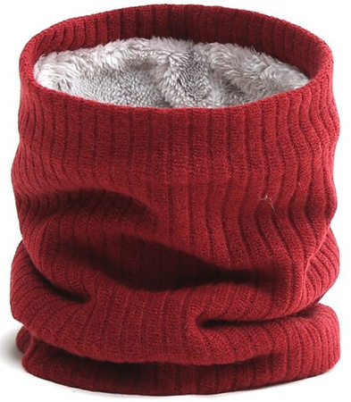 Încălzitor pentru gât, eșarfă de iarnă izolată