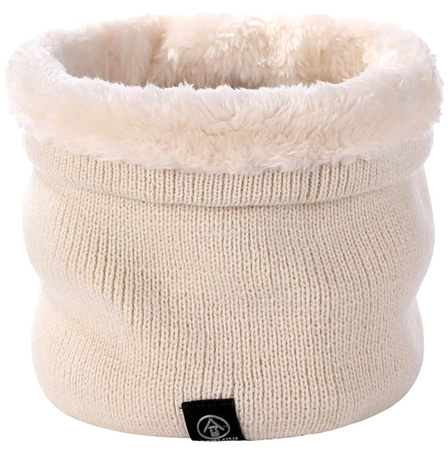 Eșarfă de iarnă izolată de culoare bej