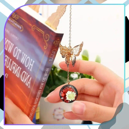 Semn de carte metalic, pană aurie cu pandantiv fluture