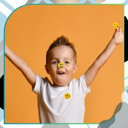 Autocolante emoji colorate pe o rolă de 500 buc. Emoticons DIY pentru copii