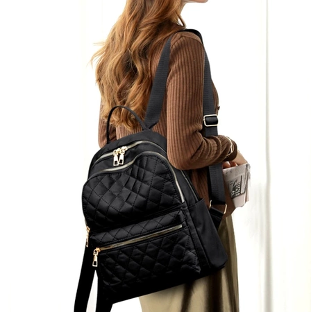 Rucsac elegant de dama negru cu accesorii matlasate aurii