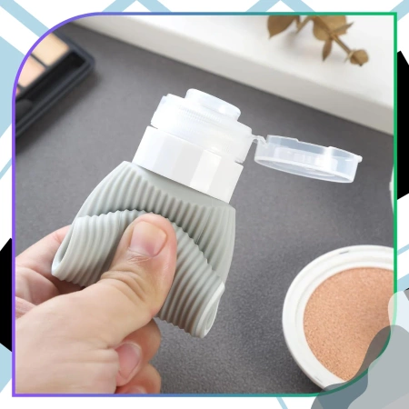 Set de 4 sticle de călătorie reutilizabile de 90 ml, gri.