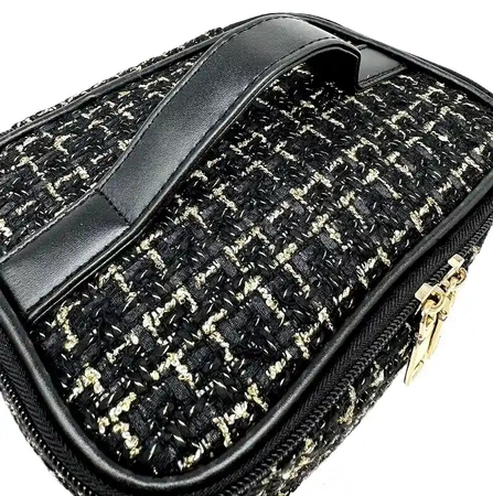 Geanta cosmetica eleganta in carouri