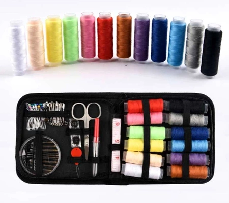 Trusă mare de instrumente de cusut cu fire și ace colorate