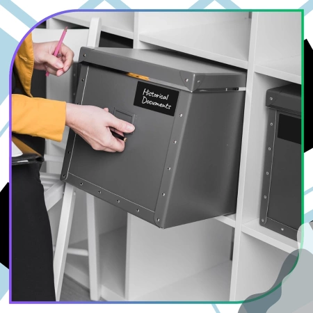 Set recipient de alimente 2.6l 3buc + perie de păr + autocolante