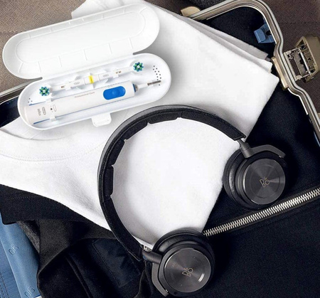 Recipient de călătorie cu husă pentru periuță și pastă de dinți, alb