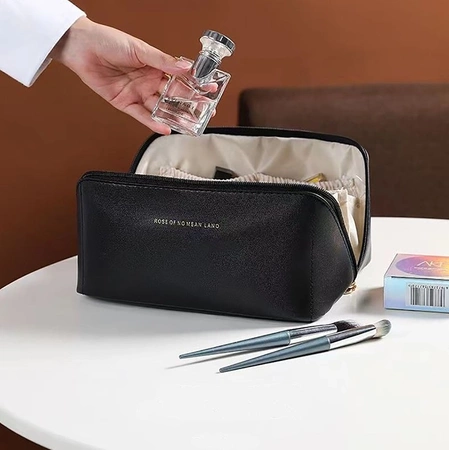 Organizator elegant pentru geanta cosmetica din piele ecologica, neagra
