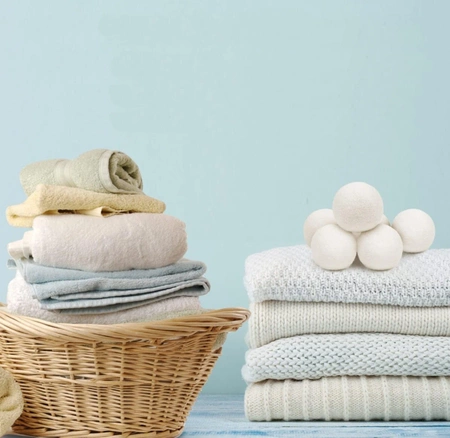 Un set de 6 bile ecologice pentru uscarea hainelor din lana