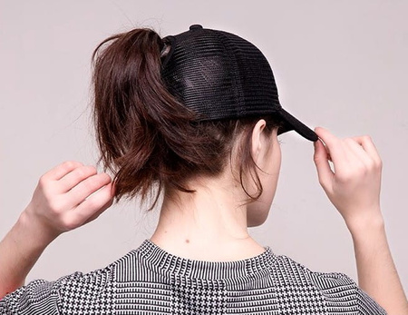 Șapcă sport tip coadă de cal din plasă