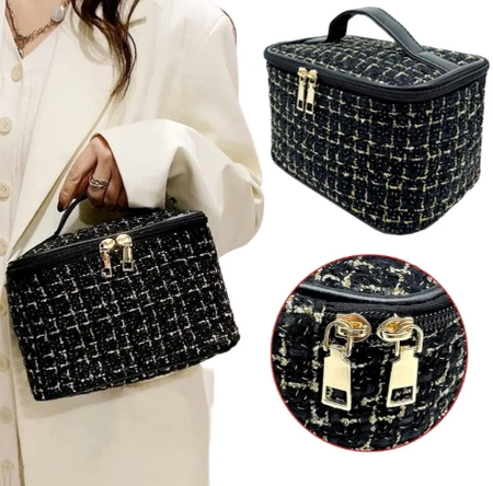 Geanta cosmetica eleganta in carouri