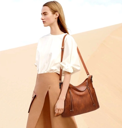 Geanta de umar eleganta de dama din piele nituita