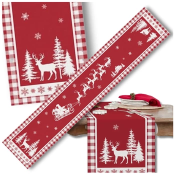 Fata de masa rosie cu un rand de masa pentru masa de Craciun