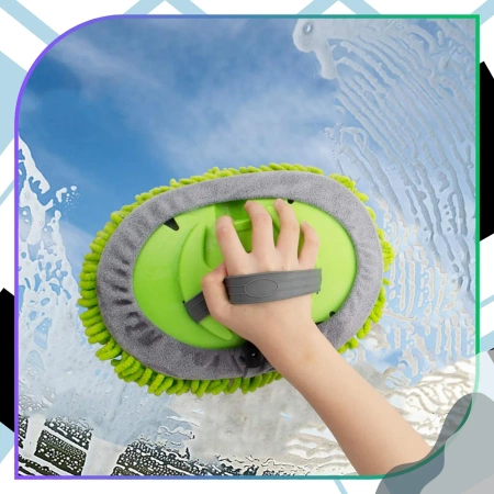 Perie pentru spălarea mașinii cu mâner telescopic și cap rotativ.