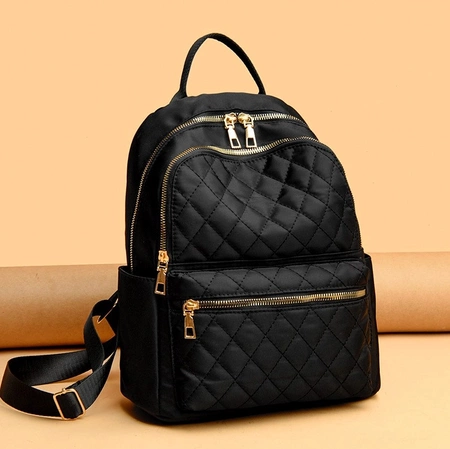 Rucsac elegant de dama negru cu accesorii matlasate aurii