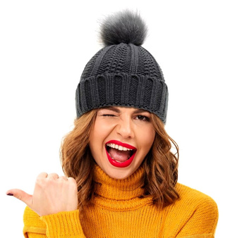 Palarie izolatoare de iarna de dama cu pompon