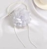 Colier choker cu floare mare innodata, floare alba