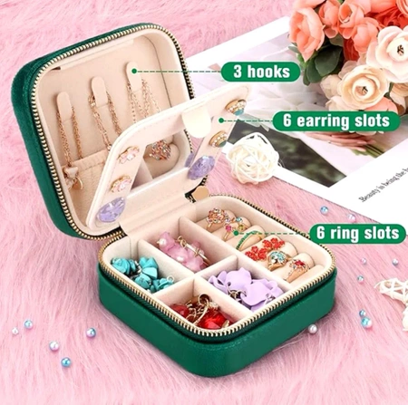 Cutie organizatoare de bijuterii cu oglinda si cutie