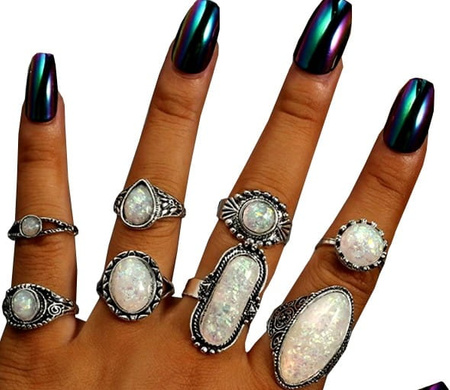 Un set de inele din metal argintiu Punk Opal