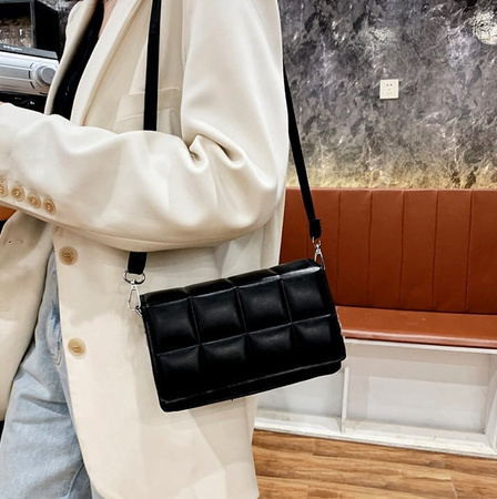 Geantă de umăr matlasată în carouri elegantă de damă