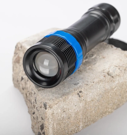 Lanterna LED puternică tactică militară ZOOM Set de 2