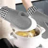 Un set de mănuși de cuptor antiderapante din silicon, gri