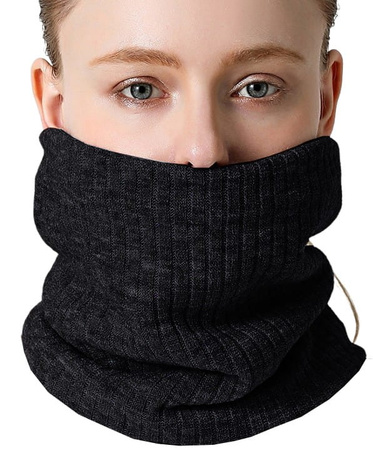 Eșarfă izolată de iarnă în jurul gâtului