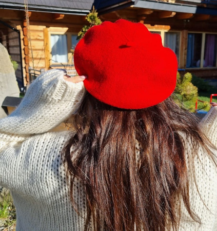 Șapcă beretă de damă cu antenă, roșu francez