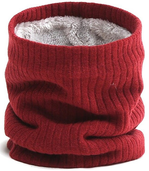 Încălzitor pentru gât, eșarfă de iarnă izolată