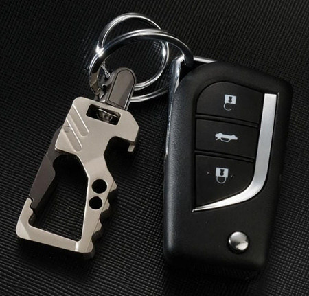 Breloc bărbătesc din metal, elegant cadou