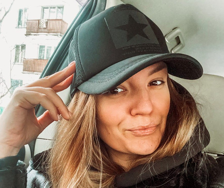 Șapcă din neopren cu vârf din plasă stea