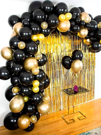 Un set pentru crearea unei ghirlande de 80 de bucăți de baloane confetti din aur negru