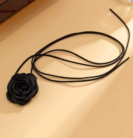 Colier choker dama cu floare innodata, floare neagra
