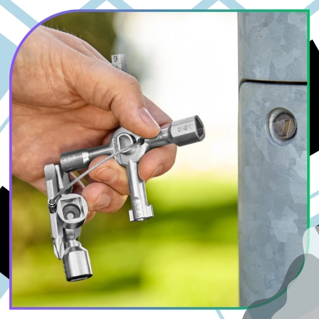 Cheie multifuncțională pentru dulapuri tehnice de comandă